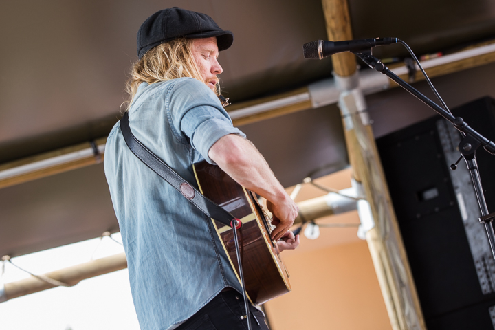Stu Larsen @ Down The Rabbit Hole 2015, picture 8, photographed by Dorien Goetschalckx - FrontView Magazine