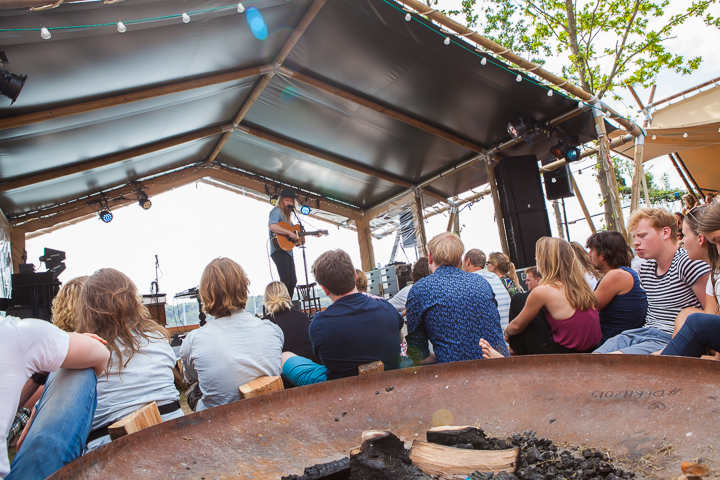 Stu Larsen @ Down The Rabbit Hole 2015, picture 11, photographed by Dorien Goetschalckx - FrontView Magazine