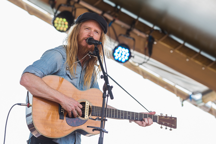 Stu Larsen @ Down The Rabbit Hole 2015, picture 13, photographed by Dorien Goetschalckx - FrontView Magazine
