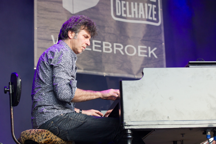 Raymond van het Groenewoud - Kanaalfeesten Dag 2 @ Willebroek, picture 1, photographed by Guy Danneels - FrontView Magazine