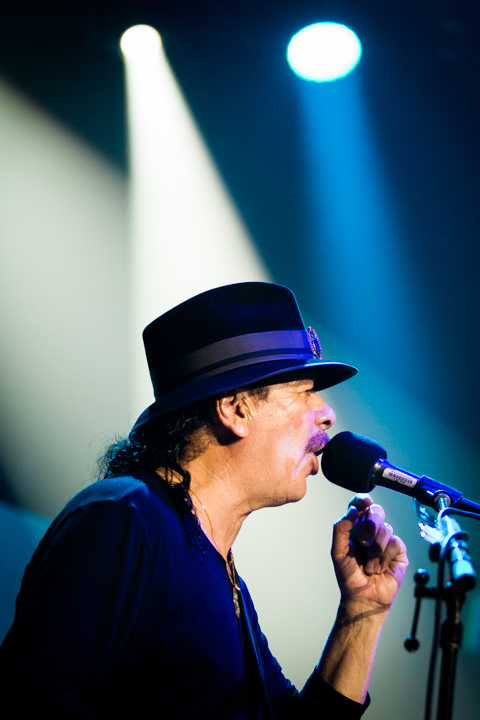 Santana The Corazon tour, picture 10, photographed by Tom Stessens - FrontView Magazine