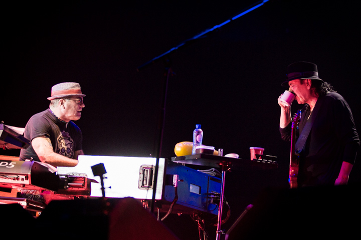 Santana The Corazon tour, picture 11, photographed by Tom Stessens - FrontView Magazine