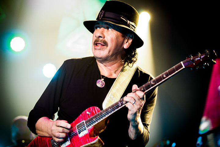 Santana The Corazon tour, picture 14, photographed by Tom Stessens - FrontView Magazine