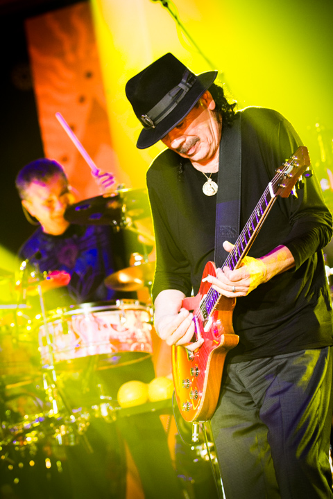 Santana The Corazon tour, picture 21, photographed by Tom Stessens - FrontView Magazine