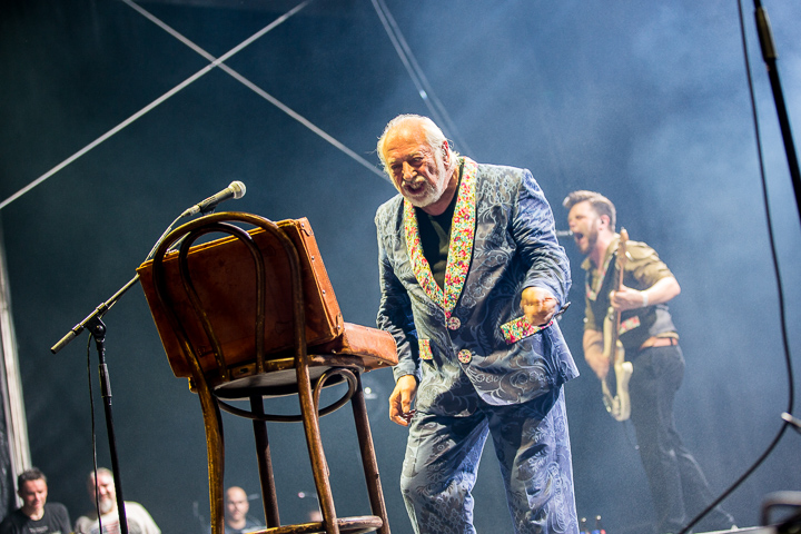 Urbanus & De Fanfaar @ Hee Tervuren 2015, foto 21, foto's door Kurt Jacobs - FrontView Magazine