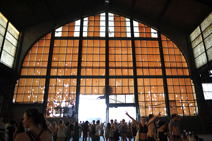Couleur Café 2015 Sfeer, picture 12, photographed by Magali Decamps - FrontView Magazine