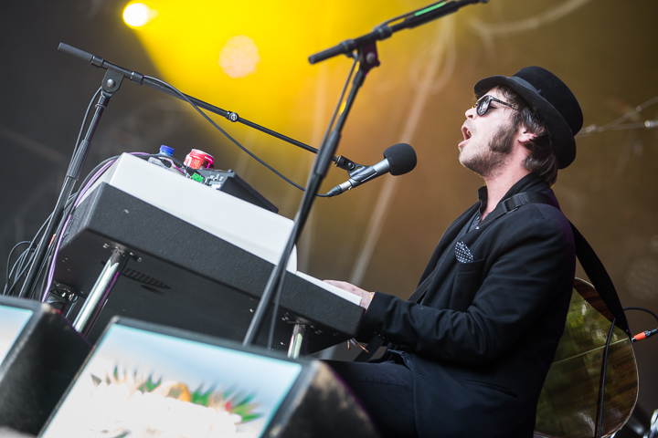 Gaz Coombes @ Les Ardentes 2015, picture 3, photographed by Dorien Goetschalckx - FrontView Magazine