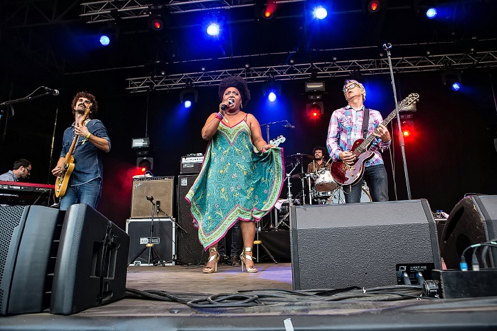 Lisa and The Lips @ Sjock Rock 2015, foto 21, foto's door Edwin Houdevelt - FrontView Magazine