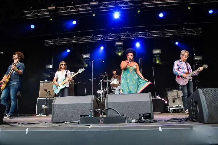 Lisa and The Lips @ Sjock Rock 2015, foto 33, foto's door Edwin Houdevelt - FrontView Magazine