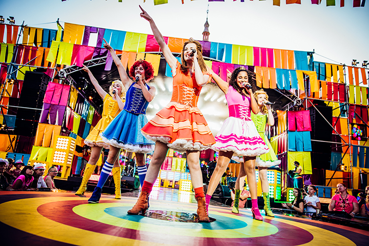 Pop Up Live @ Aalst, picture 16, photographed by Elke Briers - FrontView Magazine
