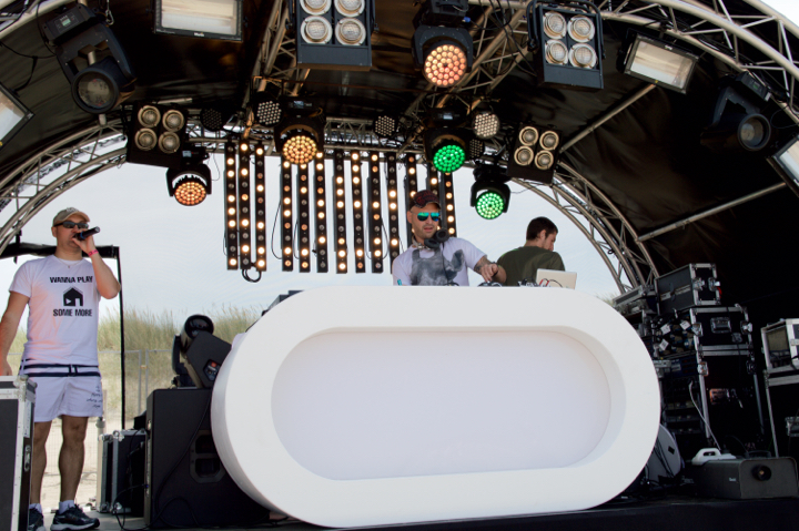 Beachland 2015 @ Bevrijdingsplein Blankenberge, picture 1, photographed by Bart Baevegems - FrontView Magazine