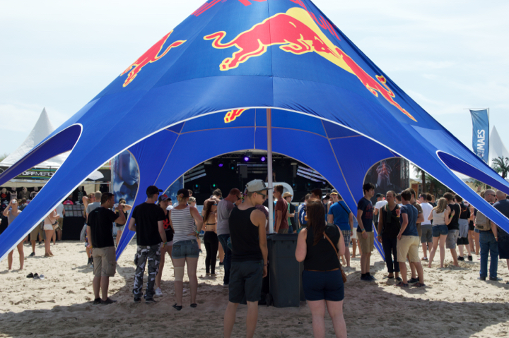 Beachland 2015 @ Bevrijdingsplein Blankenberge, picture 3, photographed by Bart Baevegems - FrontView Magazine