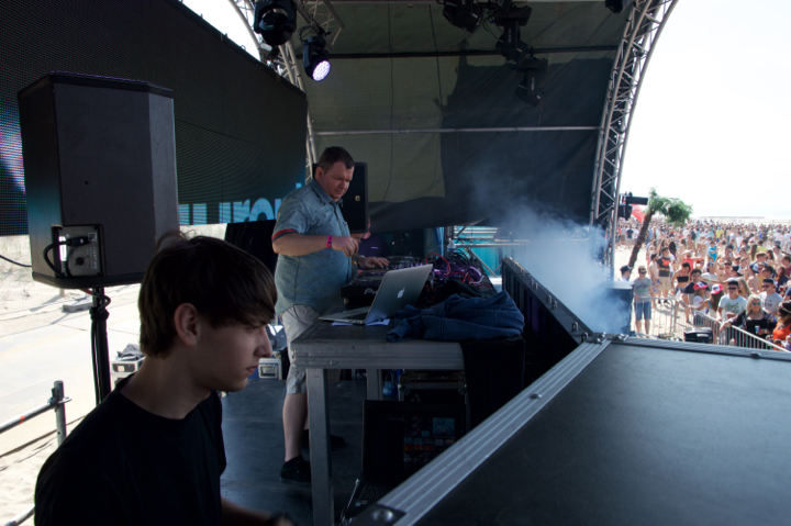 Beachland 2015 @ Bevrijdingsplein Blankenberge, picture 14, photographed by Bart Baevegems - FrontView Magazine
