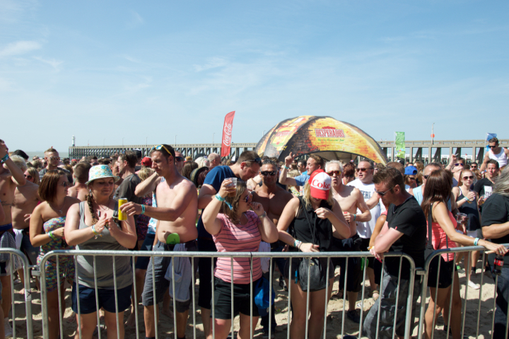 Beachland 2015 @ Bevrijdingsplein Blankenberge, picture 19, photographed by Bart Baevegems - FrontView Magazine