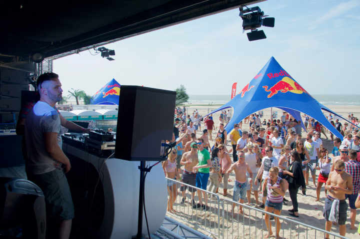 Beachland 2015 @ Bevrijdingsplein Blankenberge, picture 21, photographed by Bart Baevegems - FrontView Magazine