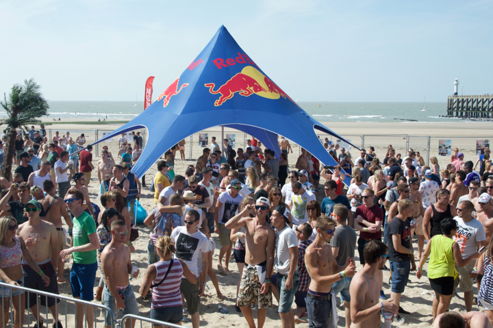 Beachland 2015 @ Bevrijdingsplein Blankenberge, picture 22, photographed by Bart Baevegems - FrontView Magazine