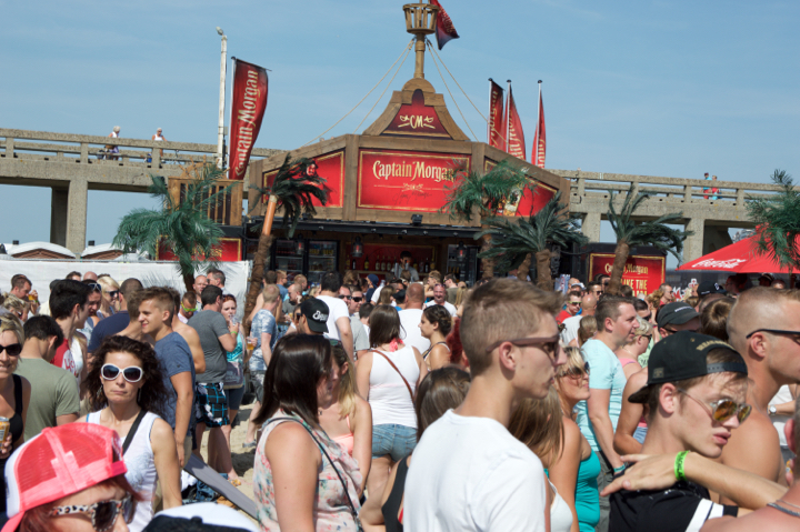 Beachland 2015 @ Bevrijdingsplein Blankenberge, picture 27, photographed by Bart Baevegems - FrontView Magazine
