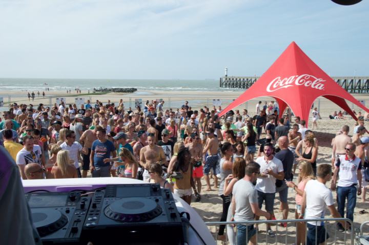 Beachland 2015 @ Bevrijdingsplein Blankenberge, picture 31, photographed by Bart Baevegems - FrontView Magazine