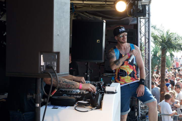 Beachland 2015 @ Bevrijdingsplein Blankenberge, picture 32, photographed by Bart Baevegems - FrontView Magazine