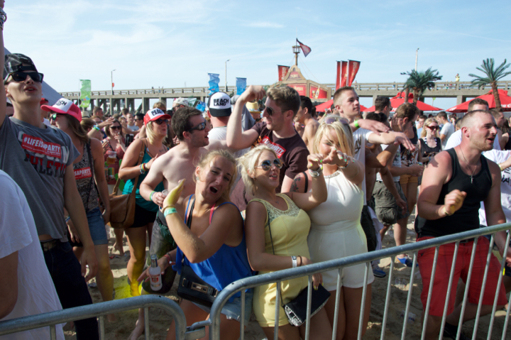 Beachland 2015 @ Bevrijdingsplein Blankenberge, picture 51, photographed by Bart Baevegems - FrontView Magazine