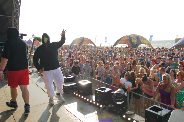Beachland 2015 @ Bevrijdingsplein Blankenberge, picture 56, photographed by Bart Baevegems - FrontView Magazine