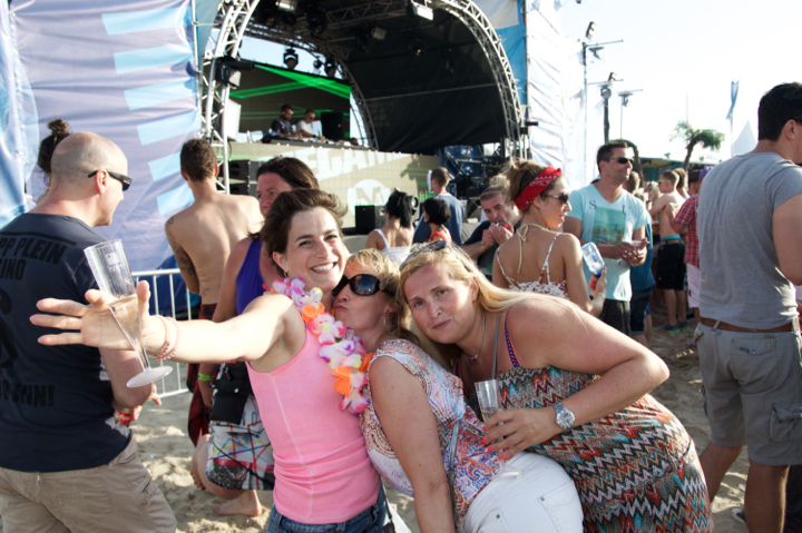 Beachland 2015 @ Bevrijdingsplein Blankenberge, picture 63, photographed by Bart Baevegems - FrontView Magazine