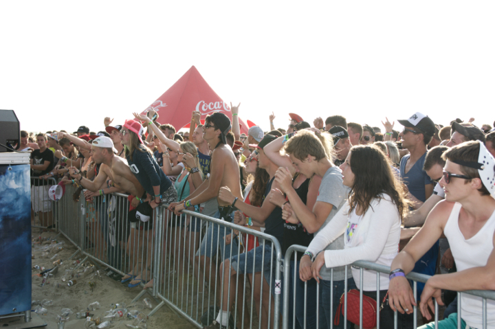 Beachland 2015 @ Bevrijdingsplein Blankenberge, picture 72, photographed by Bart Baevegems - FrontView Magazine