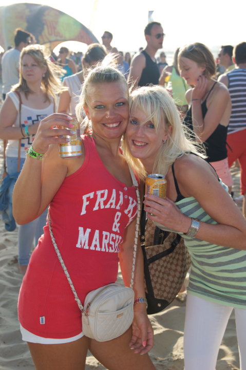 Beachland 2015 @ Bevrijdingsplein Blankenberge, picture 84, photographed by Bart Baevegems - FrontView Magazine