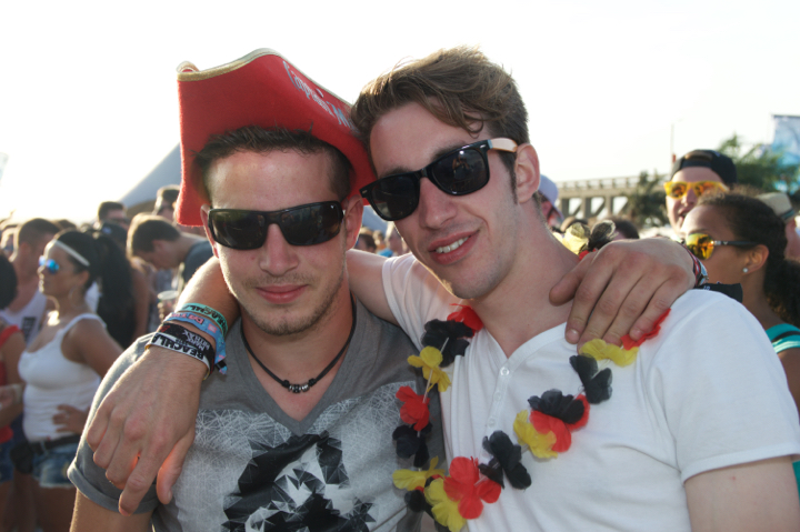 Beachland 2015 @ Bevrijdingsplein Blankenberge, picture 105, photographed by Bart Baevegems - FrontView Magazine