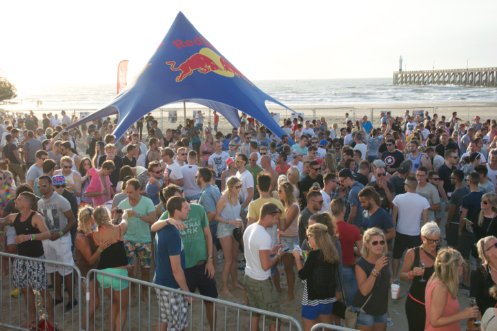 Beachland 2015 @ Bevrijdingsplein Blankenberge, picture 107, photographed by Bart Baevegems - FrontView Magazine