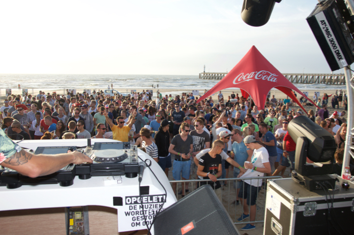 Beachland 2015 @ Bevrijdingsplein Blankenberge, picture 111, photographed by Bart Baevegems - FrontView Magazine
