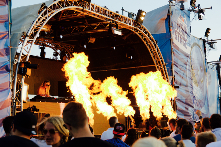 Beachland 2015 @ Bevrijdingsplein Blankenberge, picture 124, photographed by Bart Baevegems - FrontView Magazine
