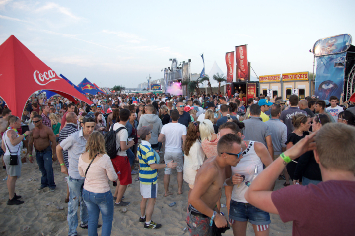 Beachland 2015 @ Bevrijdingsplein Blankenberge, picture 131, photographed by Bart Baevegems - FrontView Magazine