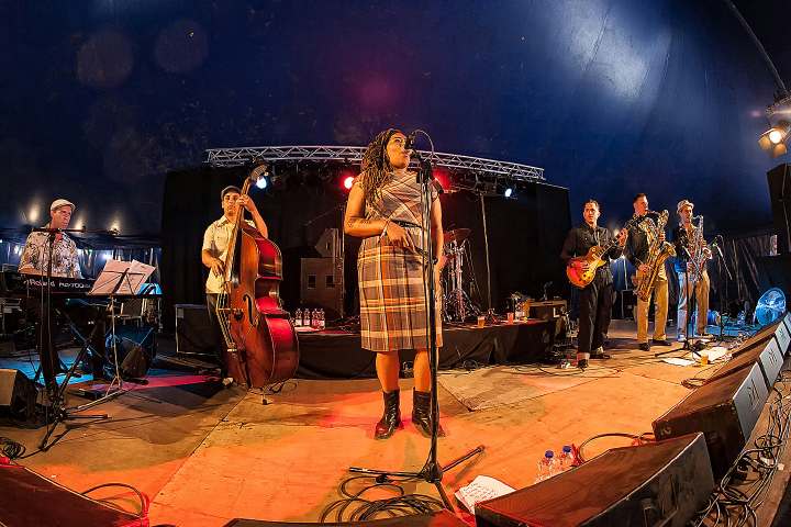Jai Malano and the Rhythm Dudes @ Sjock Rock 2015, foto 1, foto's door Edwin Houdevelt - FrontView Magazine
