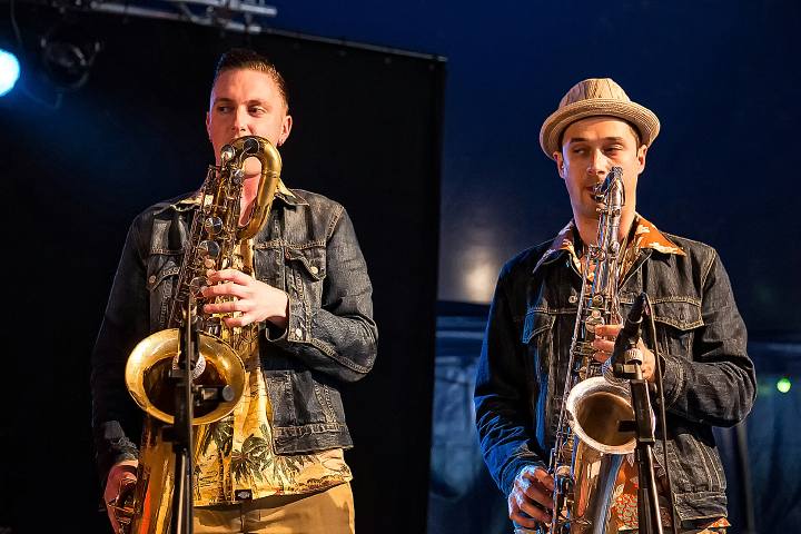 Jai Malano and the Rhythm Dudes @ Sjock Rock 2015, foto 13, foto's door Edwin Houdevelt - FrontView Magazine