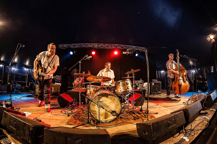 Walter Broes and the Mercenaries @ Sjock Rock 2015, picture 1, photographed by Edwin Houdevelt - FrontView Magazine