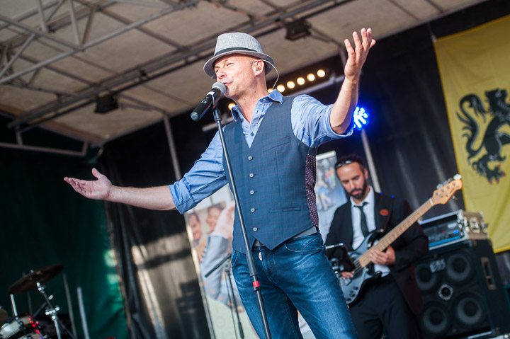 Wim Leys - Vlaanderen Zingt @ Grote Markt Mechelen, foto 1, foto's door Dimitri Vanlommel - FrontView Magazine
