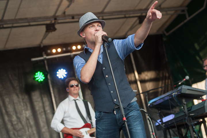 Wim Leys - Vlaanderen Zingt @ Grote Markt Mechelen, foto 10, foto's door Dimitri Vanlommel - FrontView Magazine