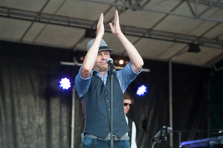 Wim Leys - Vlaanderen Zingt @ Grote Markt Mechelen, foto 17, foto's door Dimitri Vanlommel - FrontView Magazine