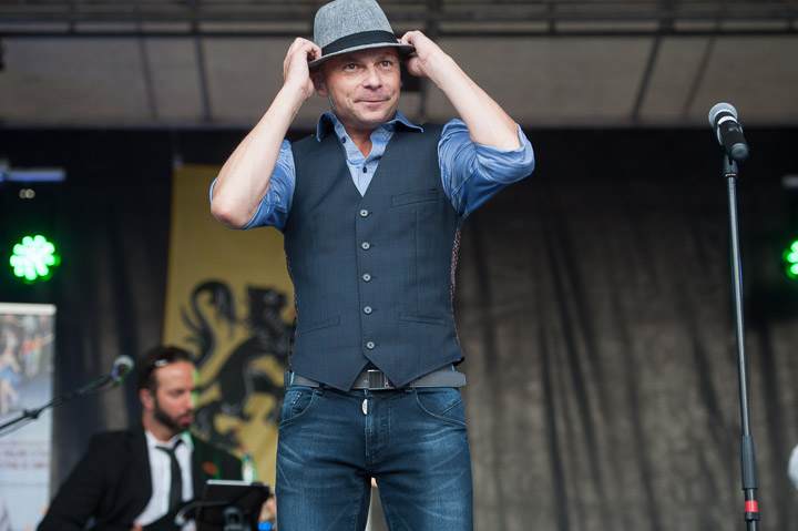 Wim Leys - Vlaanderen Zingt @ Grote Markt Mechelen, foto 22, foto's door Dimitri Vanlommel - FrontView Magazine