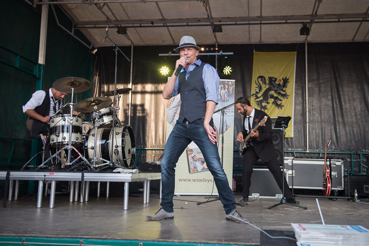 Wim Leys - Vlaanderen Zingt @ Grote Markt Mechelen, foto 30, foto's door Dimitri Vanlommel - FrontView Magazine