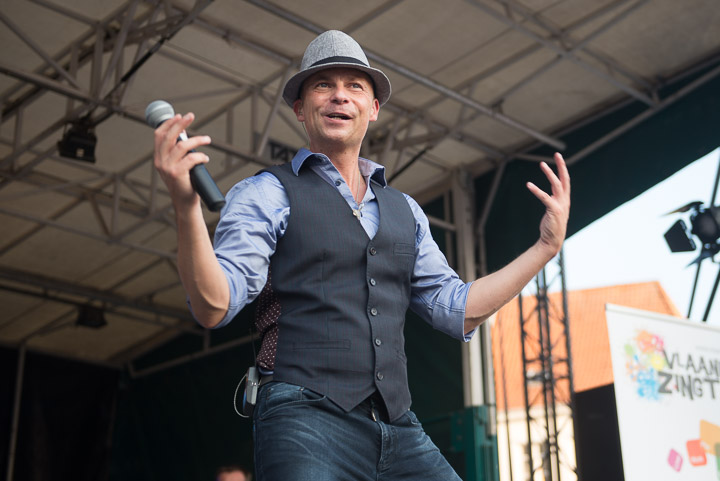 Wim Leys - Vlaanderen Zingt @ Grote Markt Mechelen, foto 43, foto's door Dimitri Vanlommel - FrontView Magazine