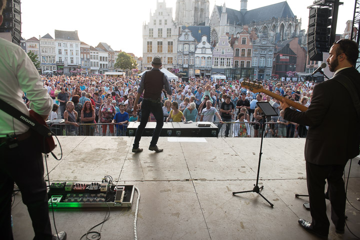 Wim Leys - Vlaanderen Zingt @ Grote Markt Mechelen, foto 46, foto's door Dimitri Vanlommel - FrontView Magazine