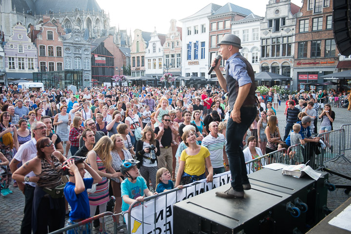 Wim Leys - Vlaanderen Zingt @ Grote Markt Mechelen, foto 52, foto's door Dimitri Vanlommel - FrontView Magazine