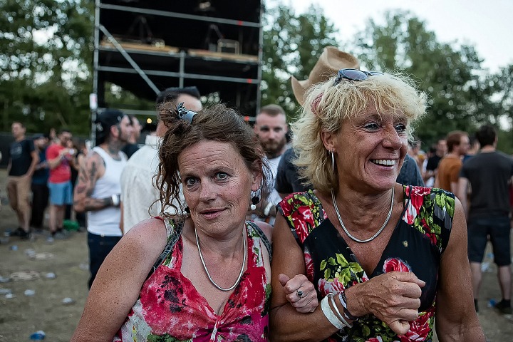 Sfeer en publiek @ Sjock Rock 2015, foto 17, foto's door Edwin Houdevelt - FrontView Magazine