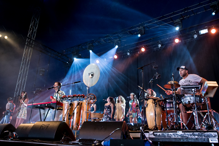 FùGù Mango meets Binti @ Dour 2015, picture 10, photographed by Dorien Goetschalckx - FrontView Magazine
