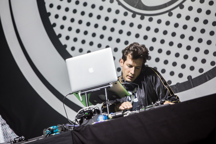 Mark Ronson @ Dour 2015, foto 6, foto's door Dorien Goetschalckx - FrontView Magazine