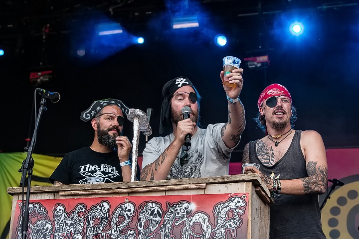 Alestorm @ DynamoMetal Fest 2015, foto 1, foto's door Edwin Houdevelt - FrontView Magazine