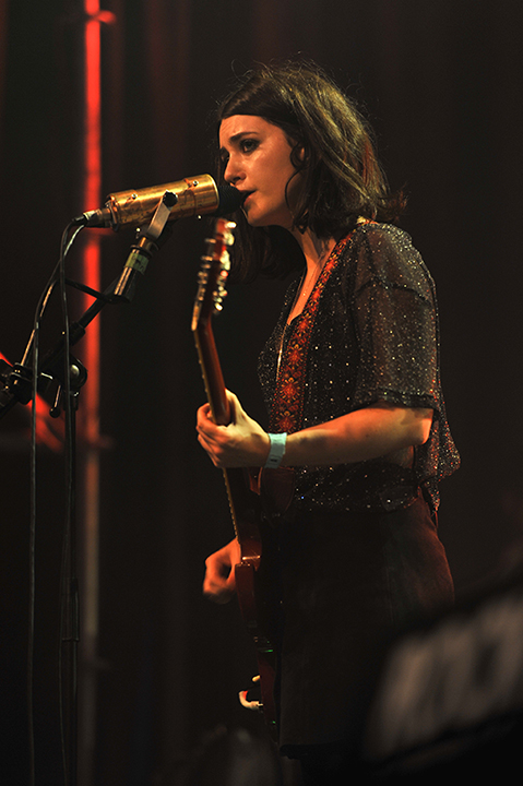 Blood Red Shoes @ Rock Herk dag 1, foto 10, foto's door Bart Scholliers - FrontView Magazine