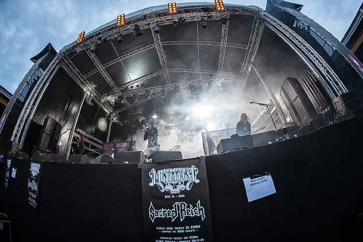 Arch Enemy @ DynamoMetal Fest 2015, foto 6, foto's door Edwin Houdevelt - FrontView Magazine